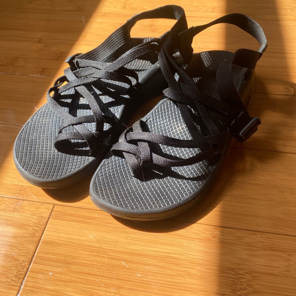 Chaco Size 10 Black Strappy sandals
